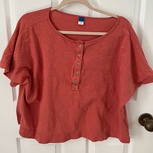 Old Navy burnt orange cropped henley tshirt
